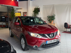 2015 Nissan Qashqai 1.5 Dci Acenta Premium in Red — image 2