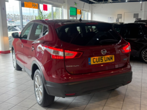 2015 Nissan Qashqai 1.5 Dci Acenta Premium in Red — image 6