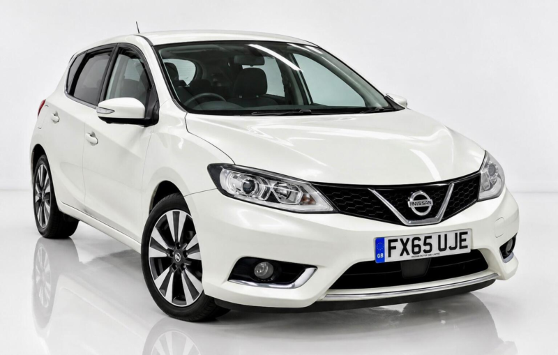 2015 Nissan Pulsar 1.2 Dig-T Tekna Euro 5 (s/s) 5dr Euro 5 in White — image 1