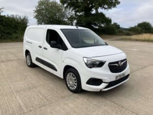 2020 Vauxhall Combo 1.5 Turbo D 2300 Sportive No Vat in White — image 2