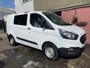 2018 Ford Transit Custom 2.0 320 Ecoblue Crew-Cab in White — image 3
