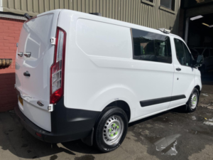 2018 Ford Transit Custom 2.0 320 Ecoblue Crew-Cab in White — image 5