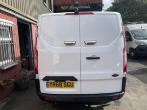 2018 Ford Transit Custom 2.0 320 Ecoblue Crew-Cab in White — image 6