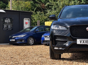 2018 Jaguar F-Pace 2.0 D180 R-Sport Auto AWD Euro 6 (s/s) 5dr in Black — image 5