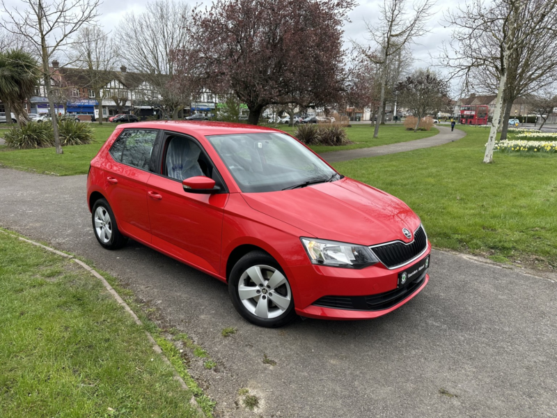 2015 Skoda Fabia 1.2 Tsi Se in Red — image 1
