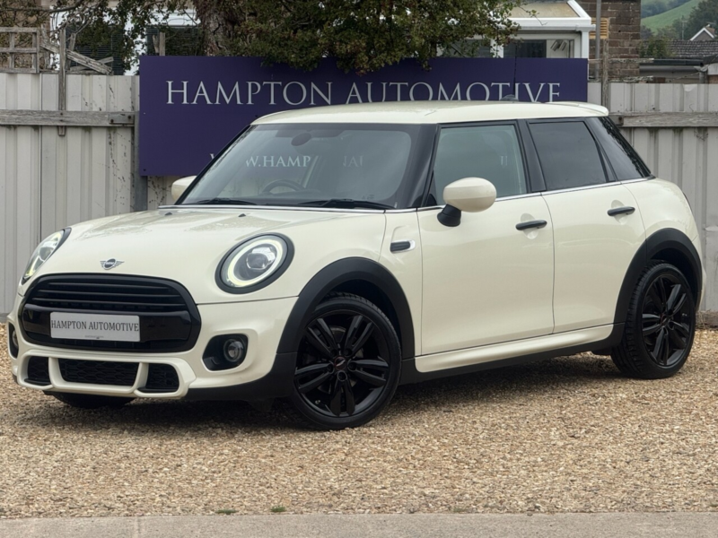 2019 MINI Hatch 1.5 Cooper Sport Hatchback 5dr Petrol Manual Euro 6 (s/s) (136 Ps) in White — image 1