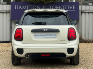 2019 MINI Hatch 1.5 Cooper Sport Hatchback 5dr Petrol Manual Euro 6 (s/s) (136 Ps) in White — image 6