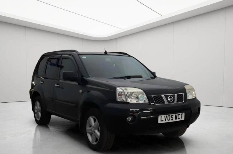 2005 Nissan X-Trail 2.5i Sve 5dr in Black — image 1