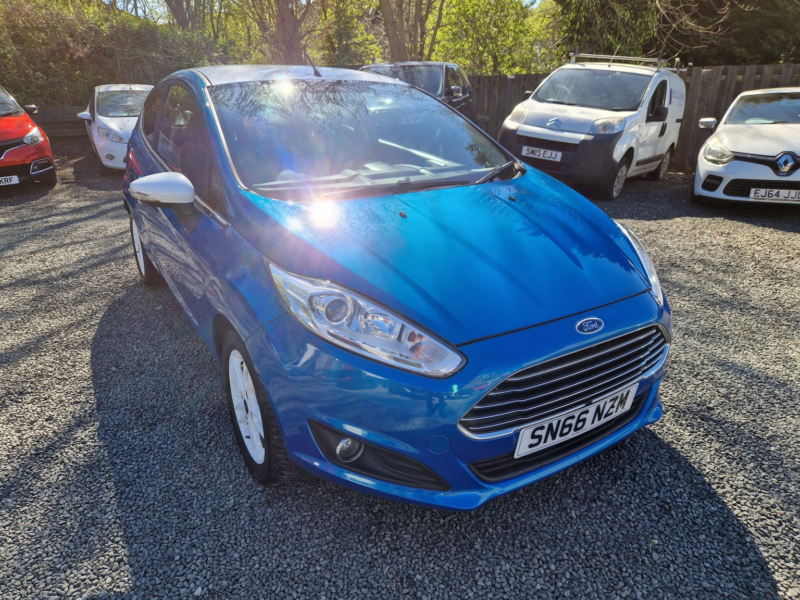 2016 Ford Fiesta 1.3 Zetec Blue Edition in Blue — image 1