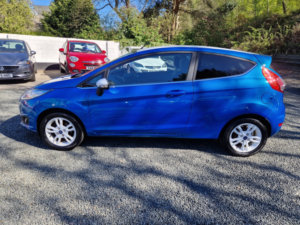 2016 Ford Fiesta 1.3 Zetec Blue Edition in Blue — image 4