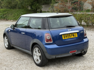 2009 MINI Hatch 1.6 Cooper Hatch in Blue — image 5
