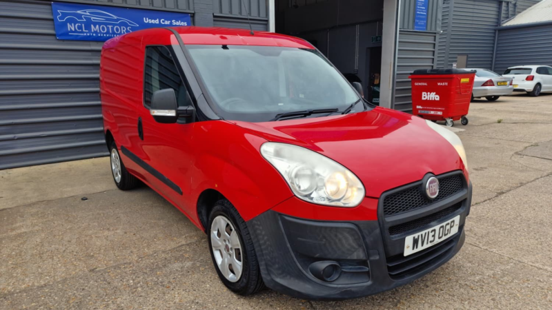 2013 Fiat Doblo 1.3 Doblo Cargo Cargo 1.3 90 Multijet Ii in Red — image 1