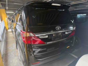 2013 Toyota Alphard 350s 8 Seats in Black — image 4