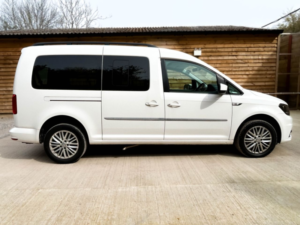 2019 Volkswagen Caddy Maxi Life 4 SEAT Auto Wheelchair Accessible Disabled Access Vehicle Wav in White — image 4