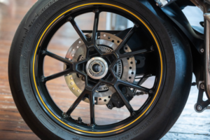 2015 Triumph Speed Triple 94 *just 1,289 Miles - One Owner - Limited Edition 94 R Model** in Yellow — image 6