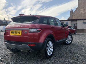 2019 Land Rover Range Rover Evoque 2.0 Td4 Se in Red — image 5