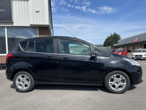 2014 Ford B-Max 1.0 T Ecoboost Zetec in Black — image 2