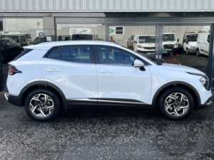 2023 Kia Sportage 1.6 T-Gdi 2 in White — image 6