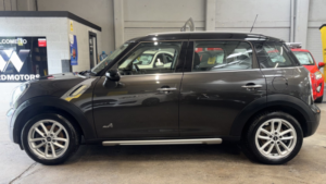2014 MINI Countryman 1.6 Cooper All4 Countryman Grey 5dr Part Leather+cruise+7 Stamps in Grey — image 2