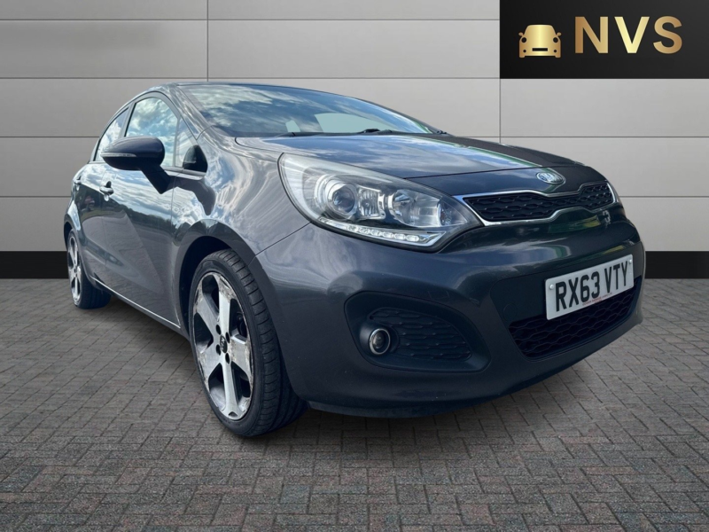 2013 Kia Rio 1.4 3 in Grey — image 1