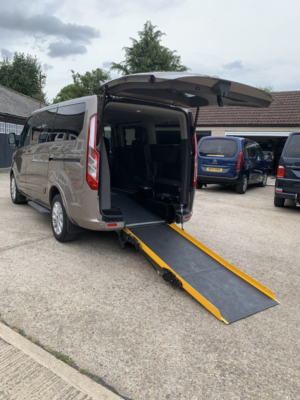 2022 Ford Tourneo Custom 2.0 Tourneo Custom Titanium Bus 320 L1 2.0l Ecoblue 130ps Fwd 6 Speed Automatic in Silver — image 2