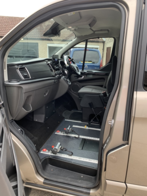 2022 Ford Tourneo Custom 2.0 Tourneo Custom Titanium Bus 320 L1 2.0l Ecoblue 130ps Fwd 6 Speed Automatic in Silver — image 6