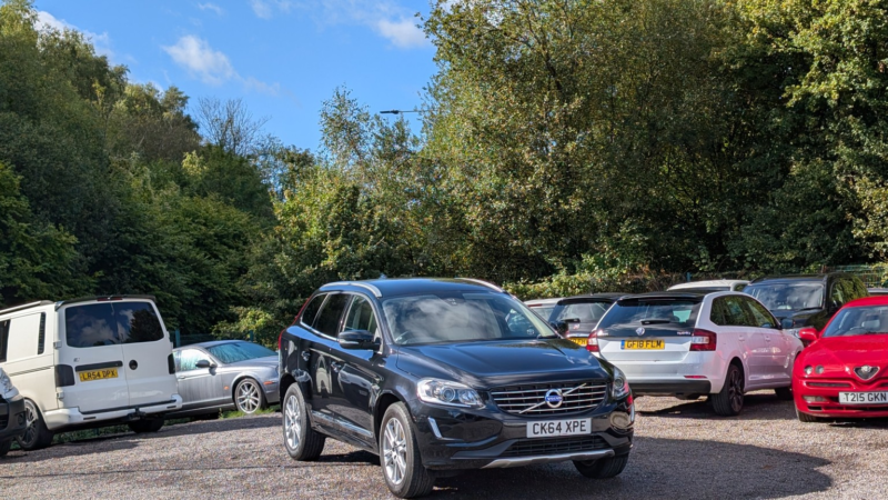 2014 Volvo Xc60 2.4 Se Lux D4 AWD (181hp) in Black — image 1