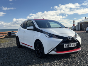 2017 Toyota Aygo Hatchback 2017 in White — image 3