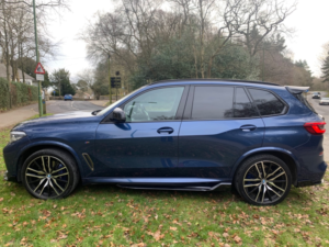 2019 BMW X5 M50d in Blue — image 4