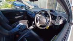 2011 Honda Insight 1.3 H Ima Ex in White — image 3