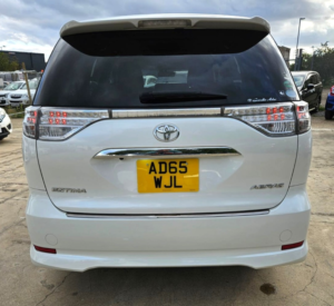 2015 Toyota Estima Aeras-2.4l Petrol - 7 Seater -Dual Sunroof- Leather Seats- Ulez/caz Pass - Free 18months Gold Warranty & 12months Breakdown in White — image 5