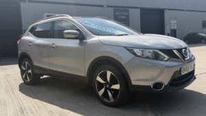 2015 Nissan Qashqai 1.5 Dci N-Tec+ Silver 5dr Lowtax+satnav+panroof in Silver — image 4