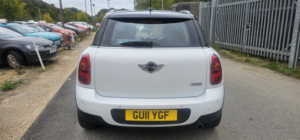 2011 MINI Countryman 1.6 Cooper Countryman in White — image 4