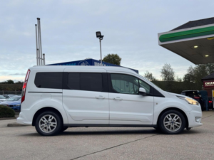 2019 Ford Grand Tourneo Connect 1.5 Ecoblue Titanium Euro 6 (s/s) 5dr in White — image 5