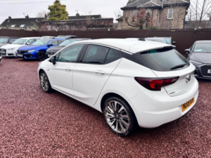 2019 Vauxhall Astra 1.4i Turbo Griffin Euro 6 (s/s) 5dr in White — image 4