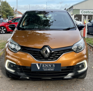 2017 Renault Captur 0.9 Dynamique Nav Tce 90 in Orange — image 2