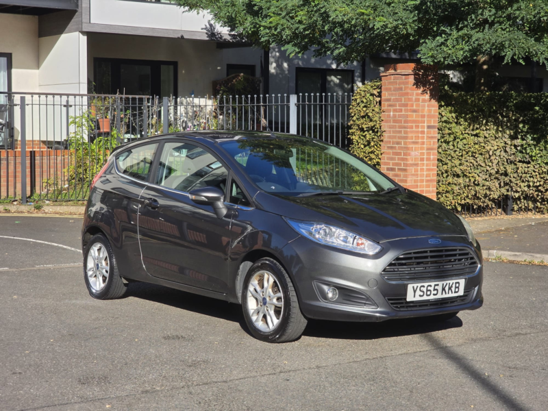 2015 Ford Fiesta 1.25 Zetec Hatchback 3dr Petrol Manual Euro 6 (82 Ps) in Grey — image 1