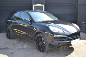 2013 Porsche Cayenne 3.0 Td V6 Tiptronic 4WD Euro 5 (s/s) 5dr in Black — image 2