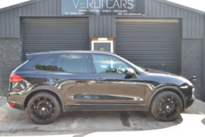 2013 Porsche Cayenne 3.0 Td V6 Tiptronic 4WD Euro 5 (s/s) 5dr in Black — image 3
