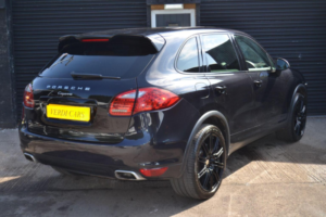 2013 Porsche Cayenne 3.0 Td V6 Tiptronic 4WD Euro 5 (s/s) 5dr in Black — image 5