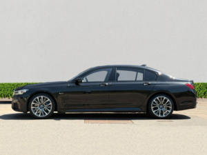 2021 BMW 7 Series 3.0 745le 12kwh M Sport Saloon 4dr Petrol Plug-In Hybrid Auto Xdrive Euro 6 (s/s) (394 Ps) in Black — image 4