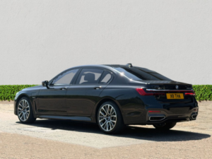 2021 BMW 7 Series 3.0 745le 12kwh M Sport Saloon 4dr Petrol Plug-In Hybrid Auto Xdrive Euro 6 (s/s) (394 Ps) in Black — image 5