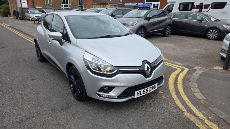 2019 Renault Clio 0.9 Tce Iconic Euro 6 (s/s) 5dr in Silver — image 1