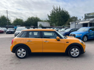 2016 MINI Hatch 1.2 One Auto Euro 6 (s/s) 5dr in Orange — image 6