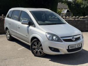 2012 Vauxhall Zafira 1.8 16v Design in Silver — image 2