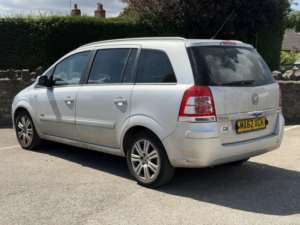 2012 Vauxhall Zafira 1.8 16v Design in Silver — image 3