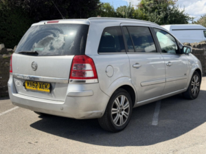 2012 Vauxhall Zafira 1.8 16v Design in Silver — image 4