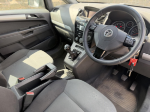2012 Vauxhall Zafira 1.8 16v Design in Silver — image 5