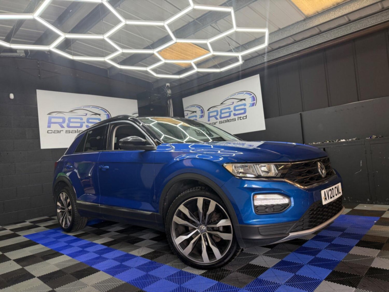 2020 Volkswagen T-Roc 1.6 Tdi Design in Blue — image 1