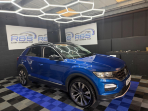 2020 Volkswagen T-Roc 1.6 Tdi Design in Blue — image 2